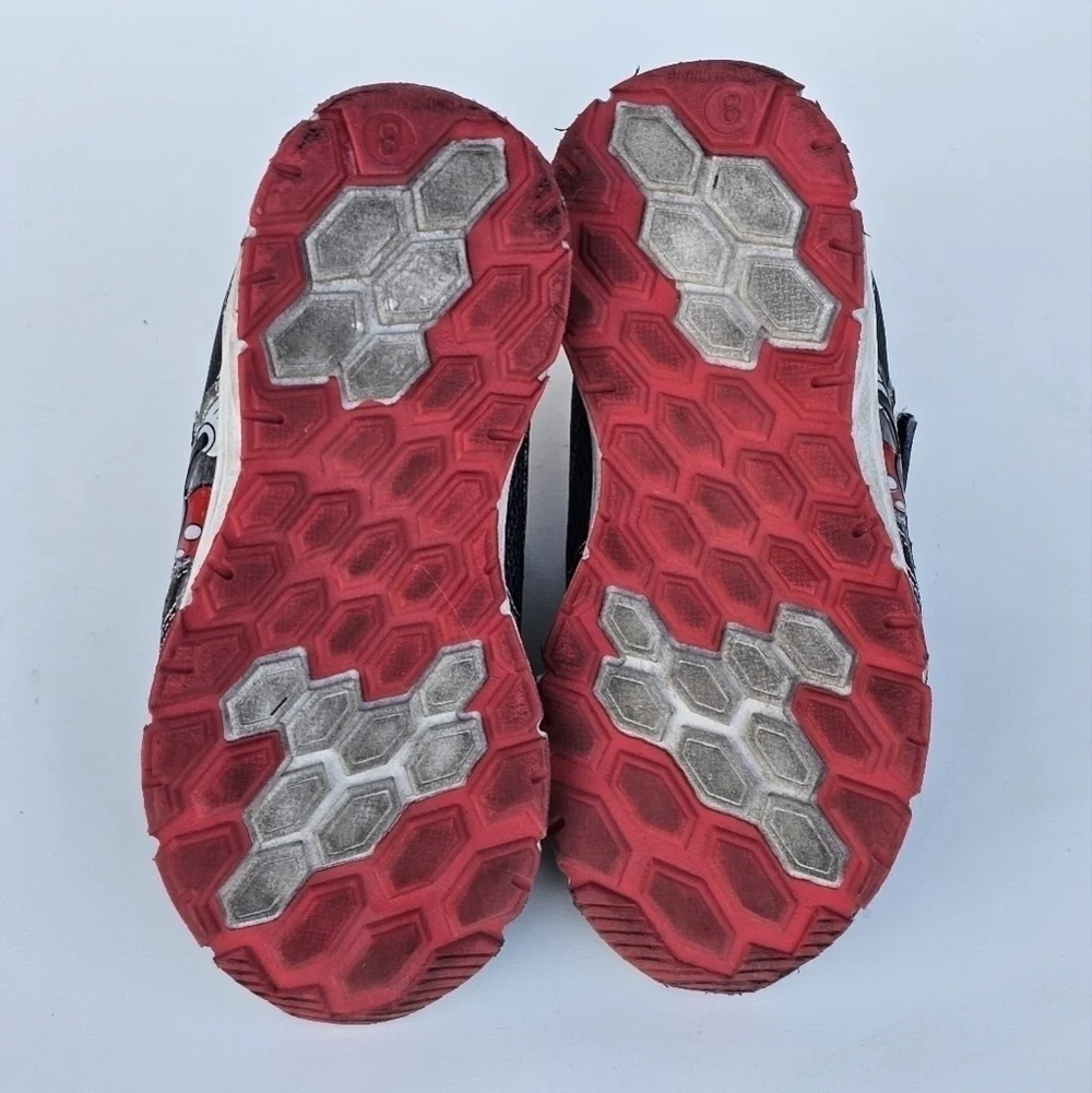 Disney junior mickey mouse Slip on Velcro. sneakers Toddler boys size 8.